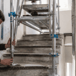 échafauder escalier artisan aluminium sur marches
