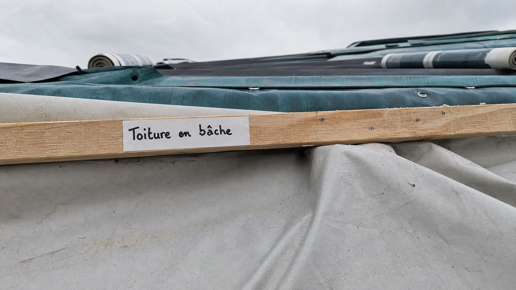Toiture en bache PVC sur toit-terrasse, fixation et étanchéité